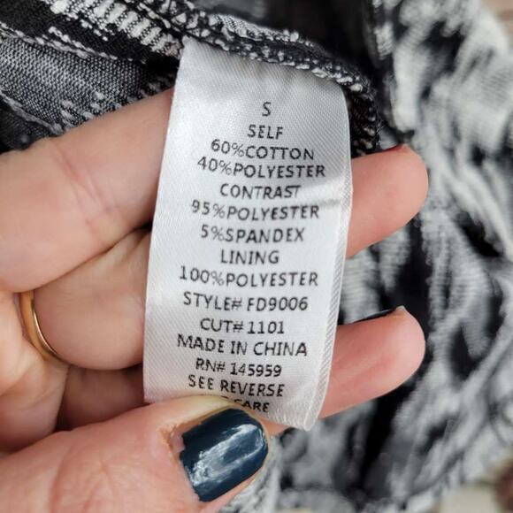 Dress Forum Fit and Flare Sleeveless Black White Dress Small - Picture 6 of 7